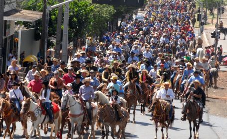 SRP comemora 10 anos da Cavalgada da ExpoLondrina