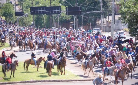 A 10ª Cavalgada da ExpoLondrina foi um sucesso